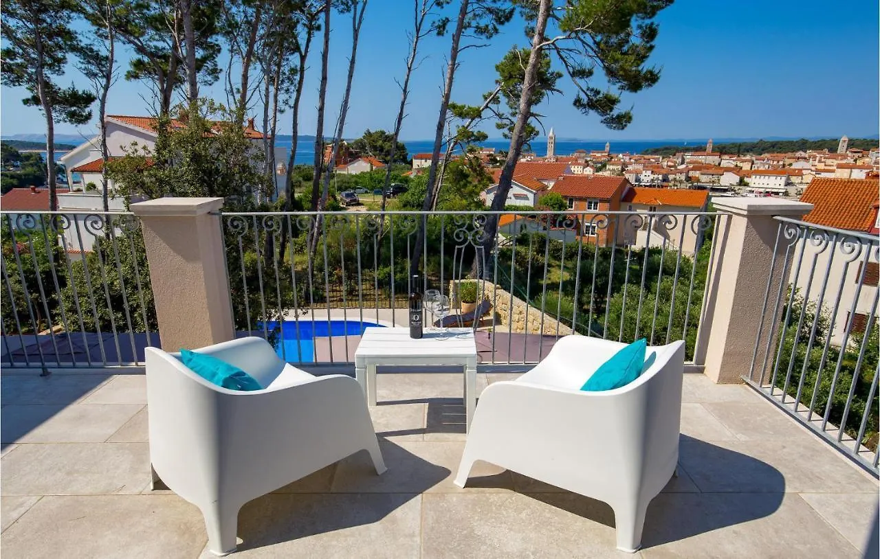 Stunning Home In Banjol Vakantiehuis